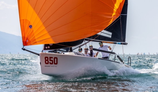 Snow and Muller Take Triple Crown Stage Two - Oakcliff Sailing